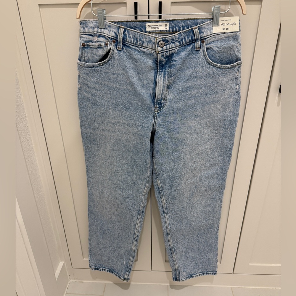 Abercrombie 90’s Straight Ultra High Rise Jeans
